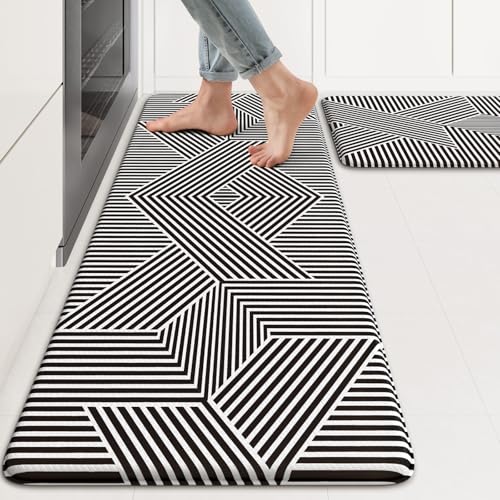Black and White Geometric Floor Mat
