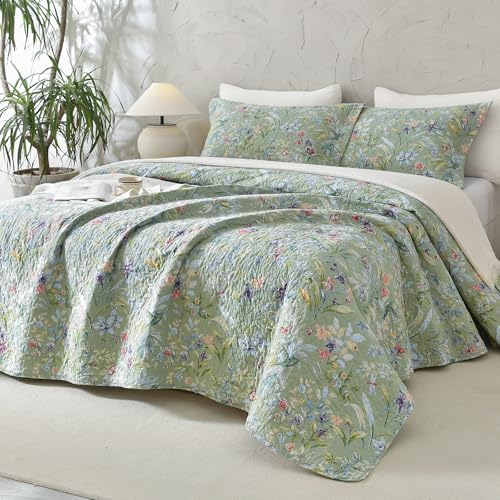 Butterfly-Themed Cotton Bed Topper