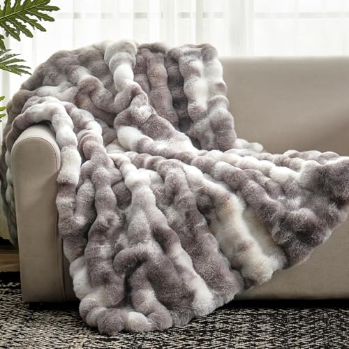 Deluxe Faux Fur Throw Blanket